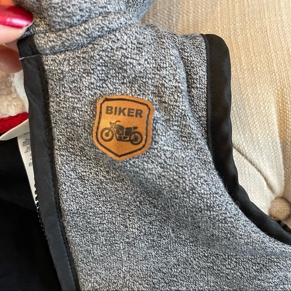 Kid’s Little Me Sherpa Hooded Vest Jacket - Picture 7 of 8